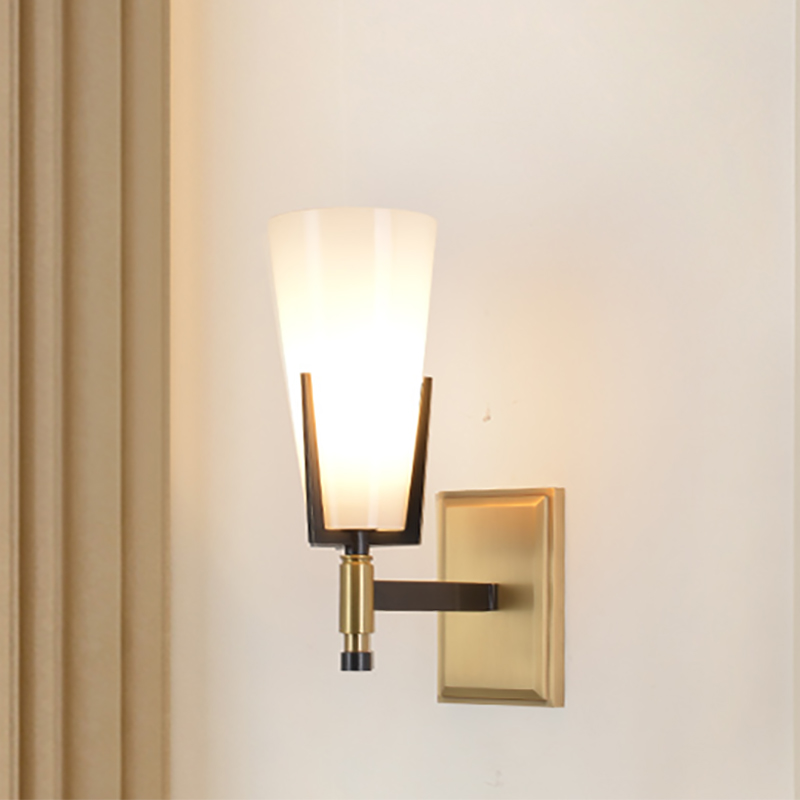 Post-modern copper wall lamp simple bedroom lamp bedside lamp living room copper lamp