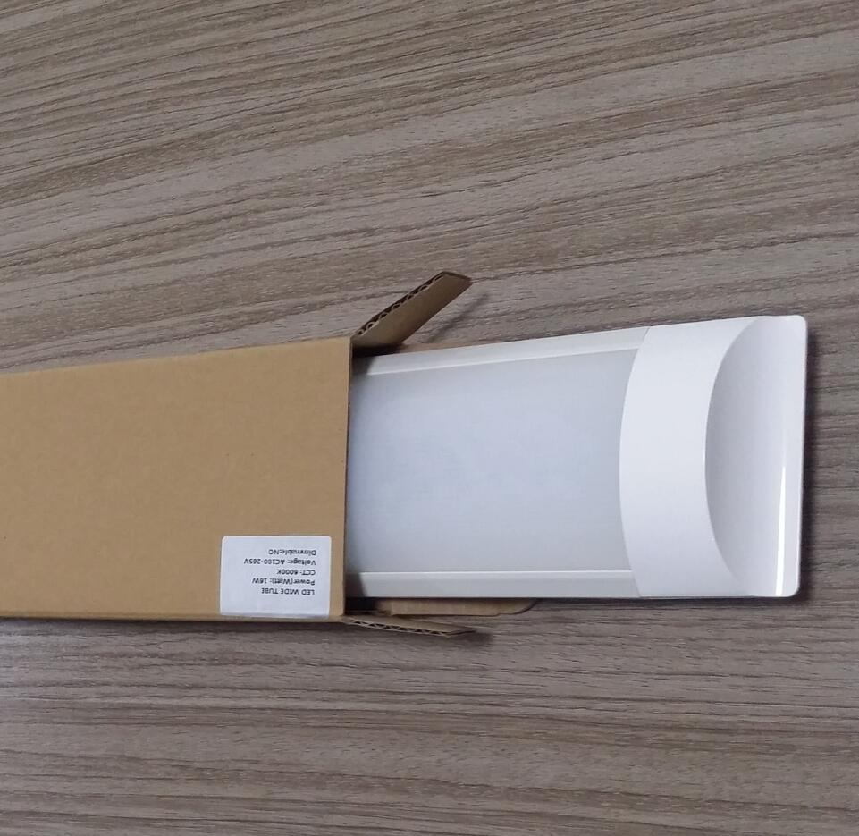 Ce RoHS 2 Years Warranty LED Wide Tube Light (WD-600-wt18W)