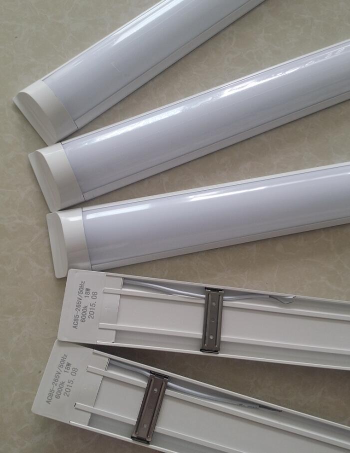 RoHS Ce 2 Years Warranty LED Wide Tube Light (WD-1500-wt45W)