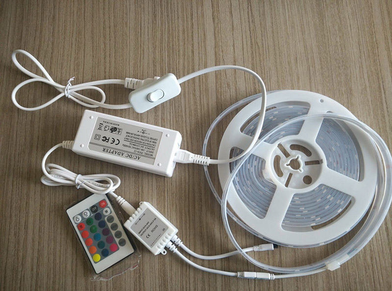 IP20 SMD3528 LED Strip with Blister Package
