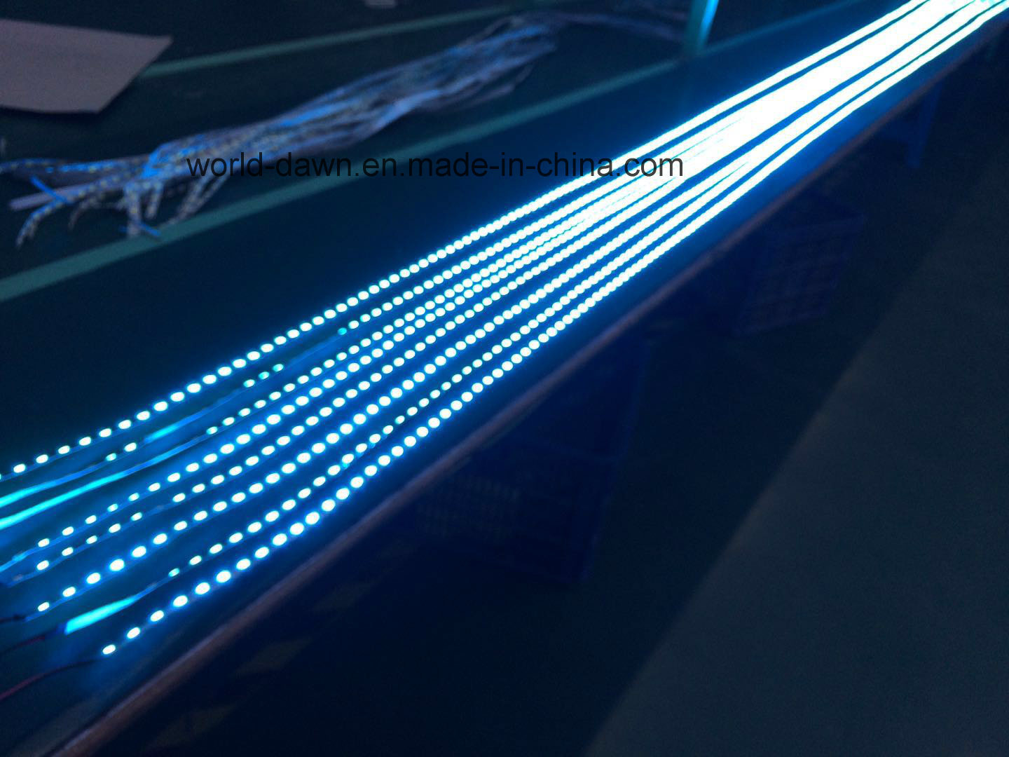 Factory Sale Good Quality SMD Flexible LED Strip Light with Customize Color