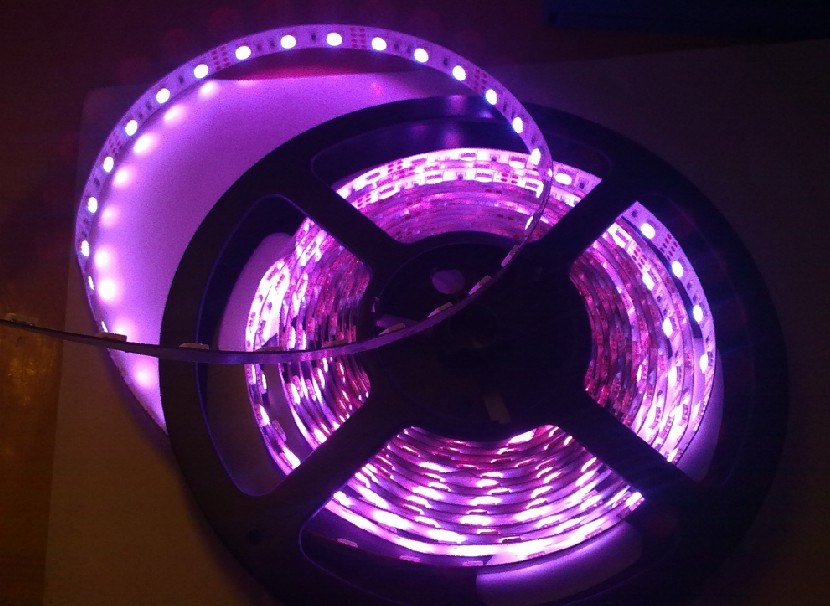 SMD5050 60 Chips RGB Colorful Strip Light with Ce and RoHS